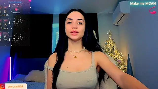 Snapshot of Kemi__Jordan chatting on December 15, 8:40 am Kemi Jordan online show from December 15, 8:40 am