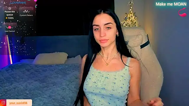 Snapshot of Kemi__Jordan chatting on December 18, 5:30 pm Kemi Jordan online show from December 18, 5:30 pm