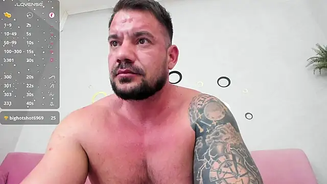 musclemonster31 online show from February 6, 7:45 am