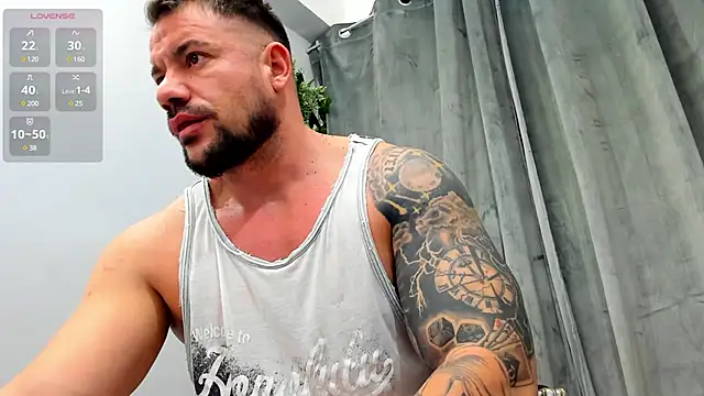 musclemonster31 online show from February 12, 5:37 am