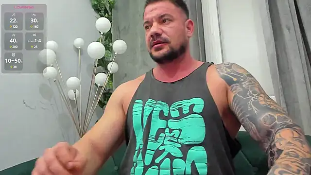 musclemonster31 online show from February 26, 6:15 am