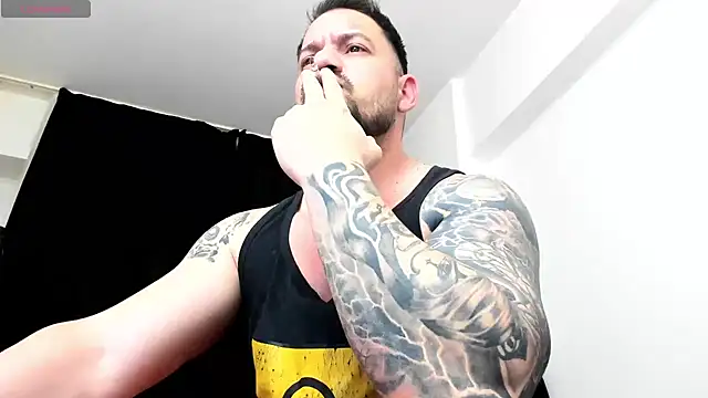 musclemonster31 online show from January 11, 9:09 pm