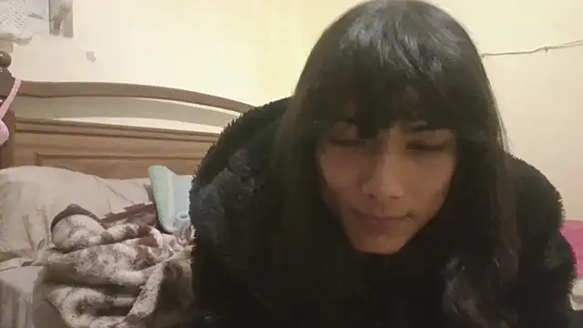 Snapshot of calliemaggotbone chatting on December 5, 6:15 pm calliemaggotbone online show from December 5, 6:15 pm