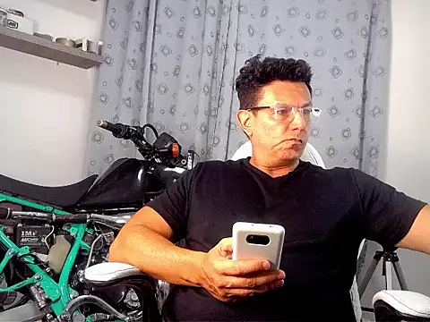 Snapshot of pedropicapi chatting on October 4, 2:31 am pedropicapi online show from October 4, 2:31 am