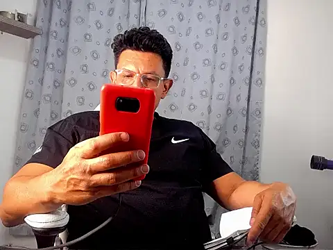 Snapshot of pedropicapi chatting on October 28, 12:03 am pedropicapi online show from October 28, 12:03 am