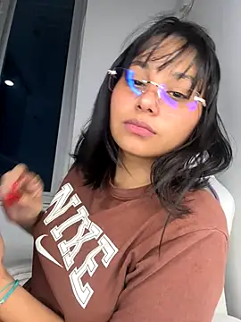 Snapshot of Cuteprincess21 chatting on November 2, 3:31 am Cuteprincess21 online show from November 2, 3:31 am