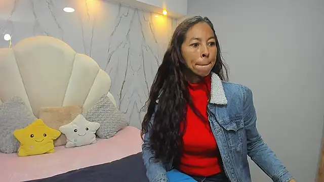 Rosalinda Cortez online show from December 19, 1:07 pm