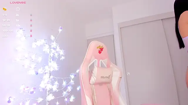 mia yourmommy online show from December 17, 1:00 am