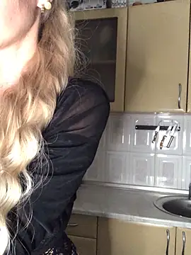 Snapshot of Kristina03 chatting on October 31, 10:11 pm Kristina03 online show from October 31, 10:11 pm