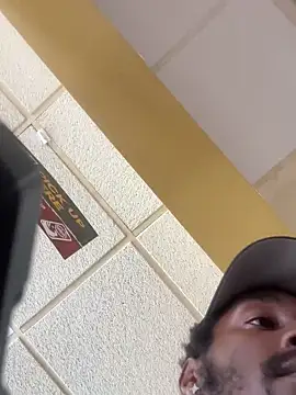 ITSONLYKENNY online show from February 13, 6:27 pm