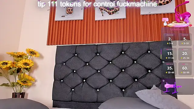 Snapshot of Cristale69 chatting on November 5, 3:06 am Cristale69 online show from November 5, 3:06 am