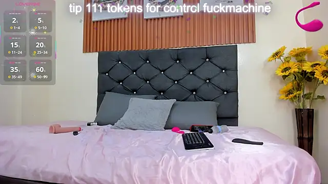 Snapshot of Cristale69 chatting on November 29, 3:20 am Cristale69 online show from November 29, 3:20 am