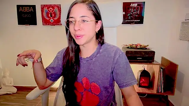 adriana  sosa  online show from December 9, 11:34 pm