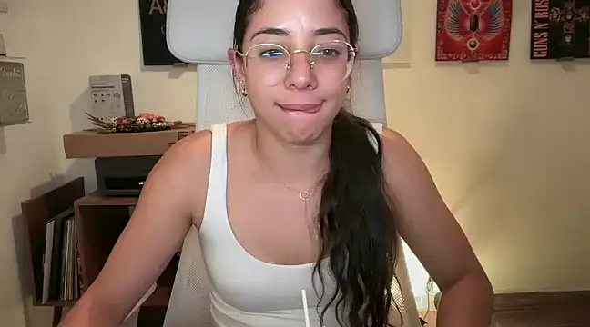 adriana  sosa  online show from January 28, 11:17 pm