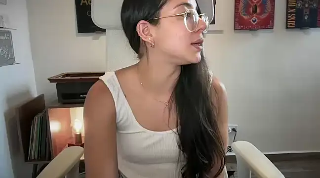 adriana  sosa  online show from February 16, 9:27 pm