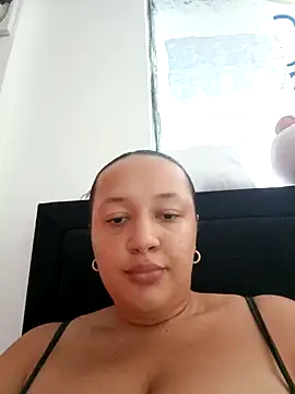 Snapshot of Miss-boobs chatting on January 28, 3:57 pm Miss-boobs online show from January 28, 3:57 pm