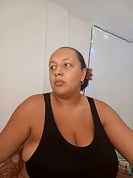 Snapshot of Miss-boobs chatting on February 27, 8:09 pm Miss-boobs online show from February 27, 8:09 pm