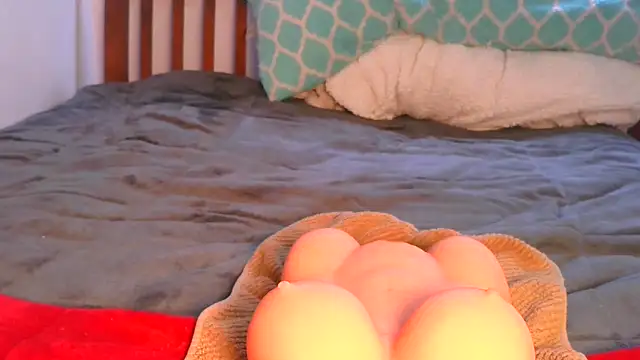 Snapshot of Carolinayoungin chatting on March 18, 9:32 pm Carolinayoungin online show from March 18, 9:32 pm