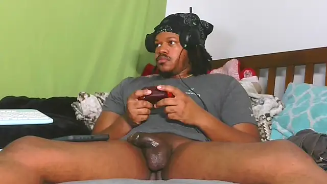 Snapshot of Carolinayoungin chatting on November 17, 12:16 am Carolinayoungin online show from November 17, 12:16 am