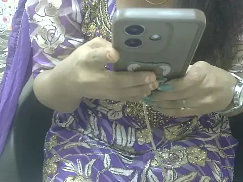 Snapshot of Lusty_Wife1 chatting on November 17, 12:00 pm Lusty Wife1 online show from November 17, 12:00 pm