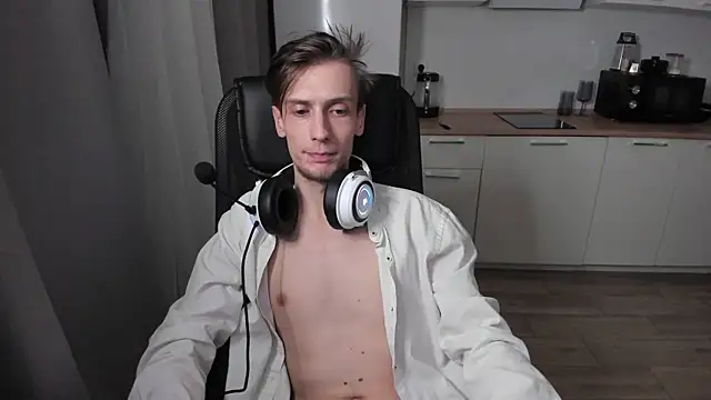 Snapshot of Rick_Reed chatting on October 23, 12:21 am Rick Reed online show from October 23, 12:21 am