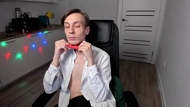 Snapshot of Rick_Reed chatting on November 13, 11:25 pm Rick Reed online show from November 13, 11:25 pm