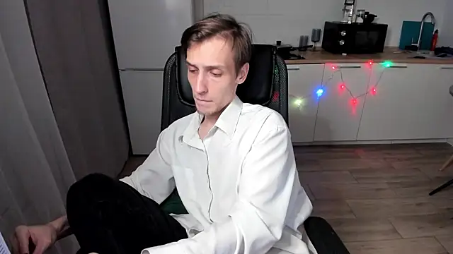 Snapshot of Rick_Reed chatting on December 16, 12:15 am Rick Reed online show from December 16, 12:15 am