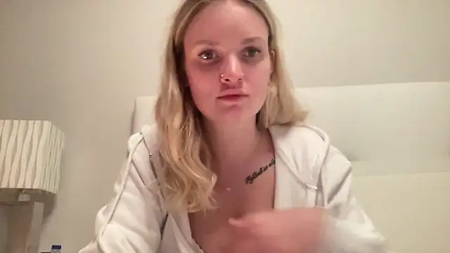 Snapshot of mariemelissah chatting on December 23, 6:05 pm mariemelissah online show from December 23, 6:05 pm