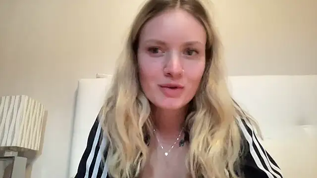 Snapshot of mariemelissah chatting on February 16, 2:43 pm mariemelissah online show from February 16, 2:43 pm