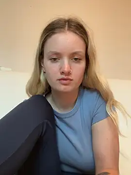 Snapshot of mariemelissah chatting on March 18, 4:48 pm mariemelissah online show from March 18, 4:48 pm