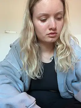 Snapshot of mariemelissah chatting on March 19, 6:01 pm mariemelissah online show from March 19, 6:01 pm