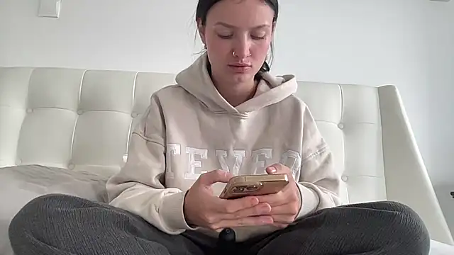 mariemelissah online show from December 15, 8:18 am