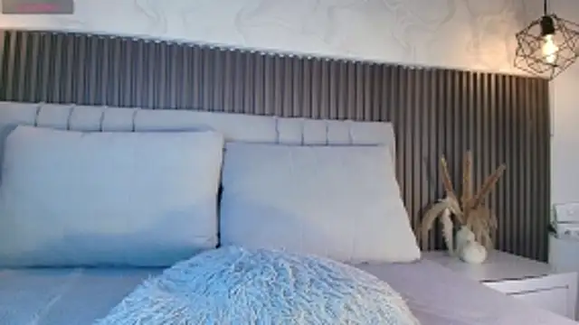 SHANONCLARK online show from March 13, 7:20 pm