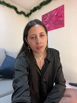 Snapshot of marthina_thompsson chatting on December 2, 2:20 am marthina thompsson online show from December 2, 2:20 am