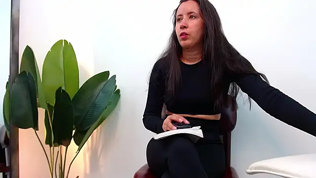 Snapshot of marthina_thompsson chatting on January 2, 3:40 pm marthina thompsson online show from January 2, 3:40 pm