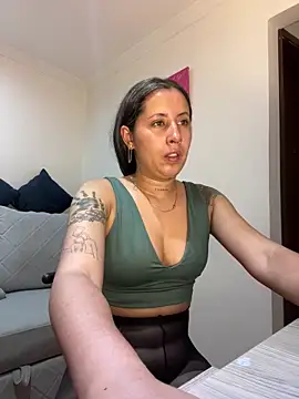 Snapshot of marthina_thompsson chatting on March 3, 2:47 am marthina thompsson online show from March 3, 2:47 am