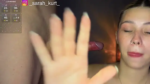 Snapshot of sarah_kurt chatting on October 19, 11:05 pm sarah kurt online show from October 19, 11:05 pm