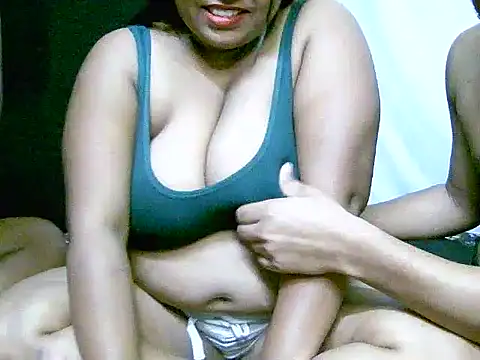 Snapshot of flamingoss chatting on January 4, 7:23 pm flamingoss online show from January 4, 7:23 pm