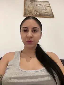 JenniferEdith online show from December 6, 10:27 am