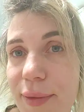 Snapshot of Linda_Gregory chatting on March 5, 8:10 am Linda Gregory online show from March 5, 8:10 am