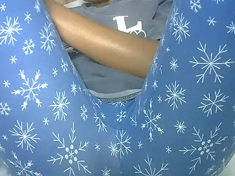 Snapshot of AurelAda chatting on September 18, 10:45 pm AurelAda online show from September 18, 10:45 pm