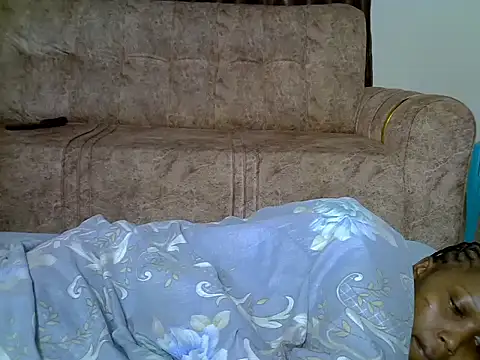 Snapshot of AurelAda chatting on December 4, 11:46 pm AurelAda online show from December 4, 11:46 pm