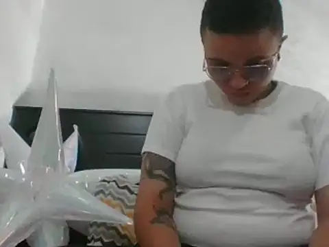 Snapshot of EdenJupiter chatting on March 20, 4:29 am EdenJupiter online show from March 20, 4:29 am