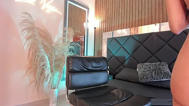 Snapshot of Zoevegass chatting on February 25, 9:02 pm Zoevegass online show from February 25, 9:02 pm