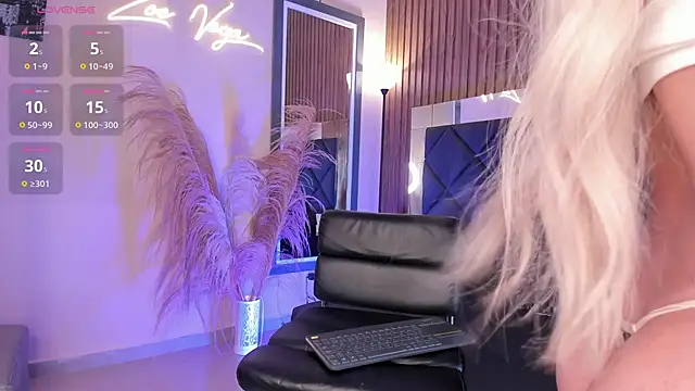 Snapshot of Zoevegass chatting on March 3, 5:50 pm Zoevegass online show from March 3, 5:50 pm