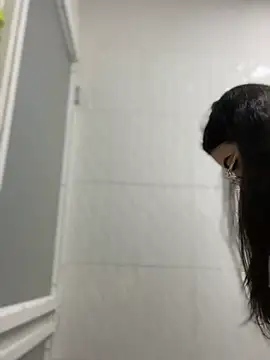 Lia flowers online show from February 13, 3:29 am