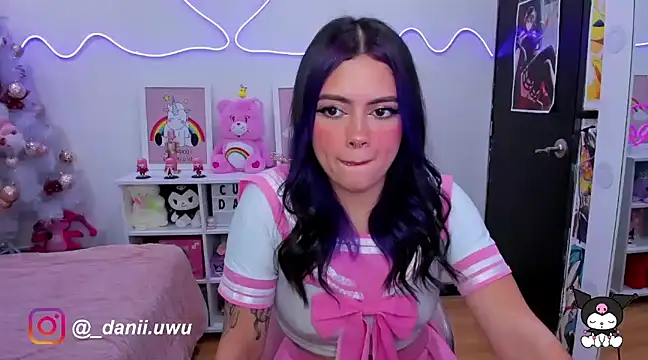 CuteDani  online show from December 9, 1:51 am