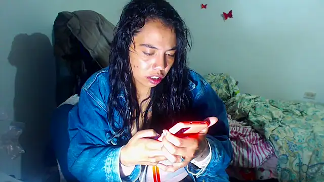 Snapshot of AmaraRoberts420 chatting on November 28, 2:03 am AmaraRoberts420 online show from November 28, 2:03 am