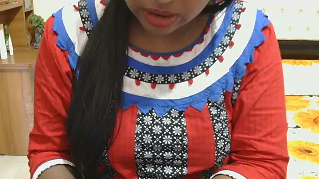 Snapshot of esita_1212 chatting on December 5, 4:32 am esita 1212 online show from December 5, 4:32 am