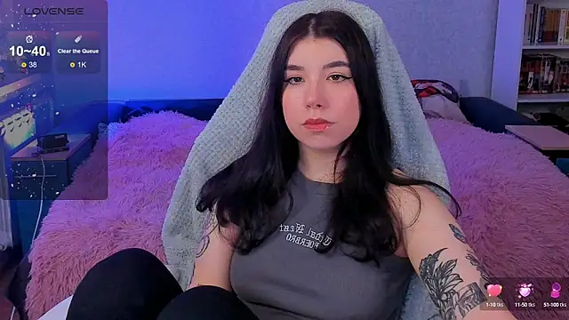 Snapshot of kellyharris chatting on December 16, 1:11 pm kellyharris online show from December 16, 1:11 pm